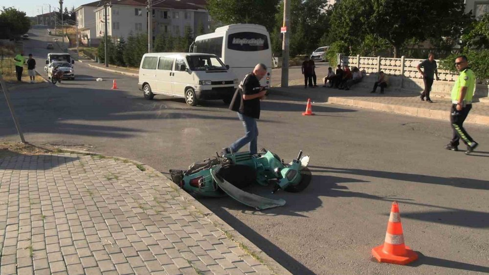 Yaşanan Trafik Kazasında 2 Kişi Yaralandı