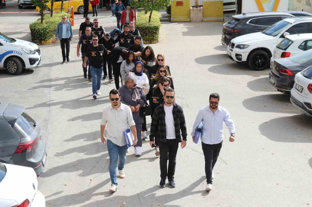 Devre Mülk Dolandırıcılığı İle 1 Milyon 800 Bin TL Elde Eden 7 Şüpheli Yakalandı