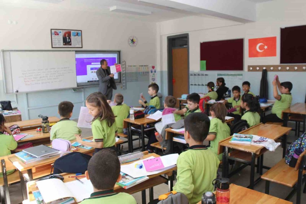 Öğrenciler İçin Güvenli Ve Bilinçli Eğitim Başladı
