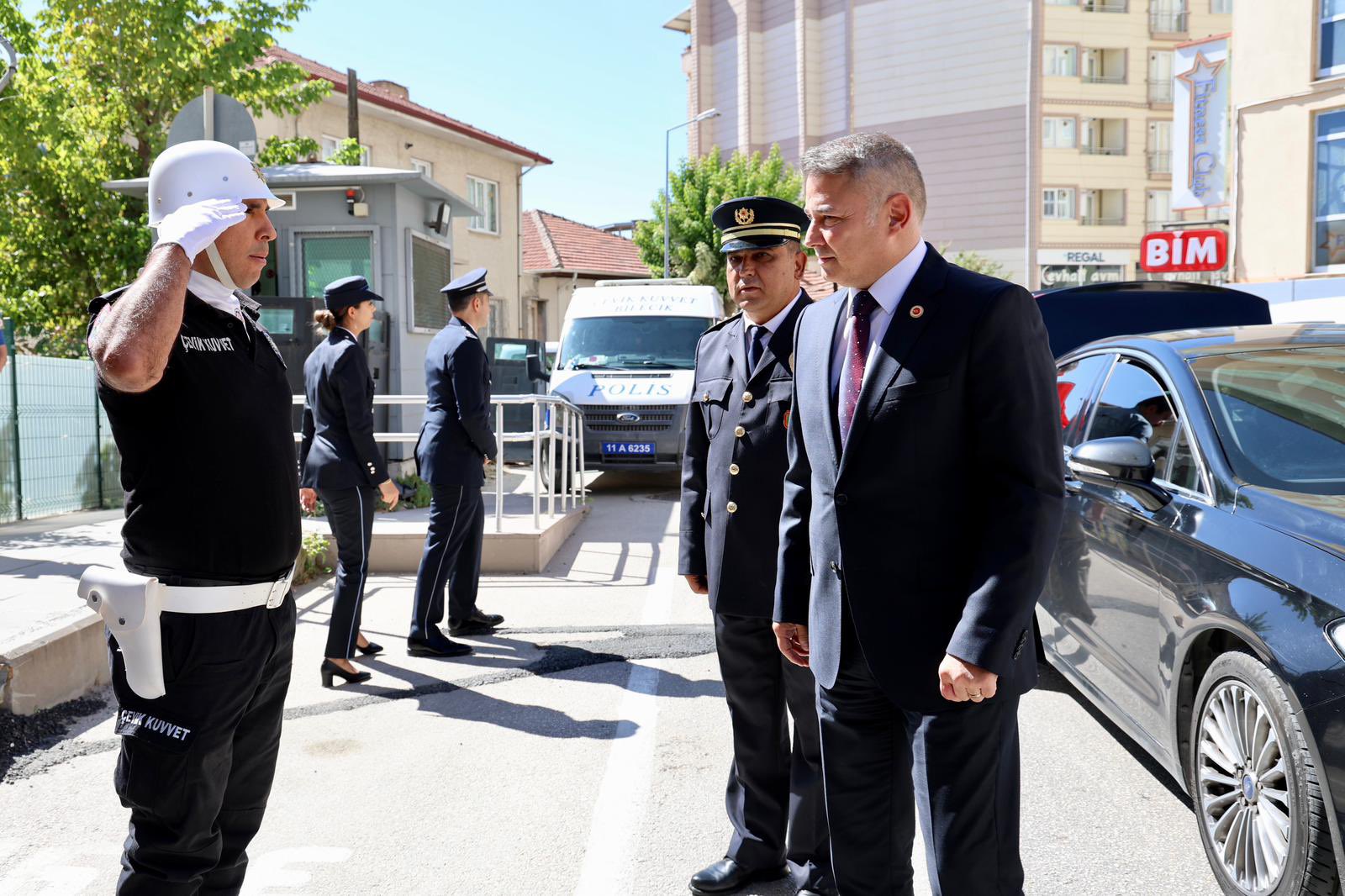 yeni-mudur-sener-goreve-basladi1.jpg