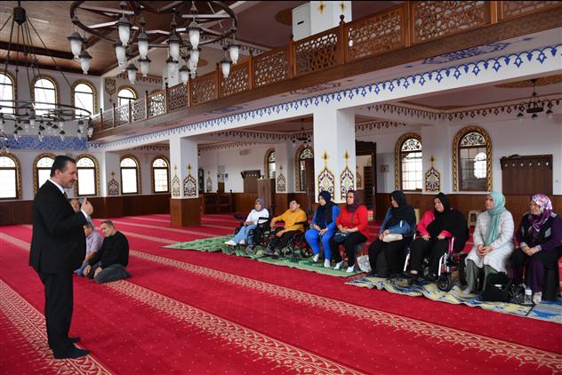 bilecikte-cami-engelli-bulusmasi.jpg