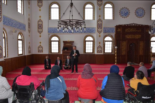 bilecikte-cami-engelli-bulusmasi2.jpg