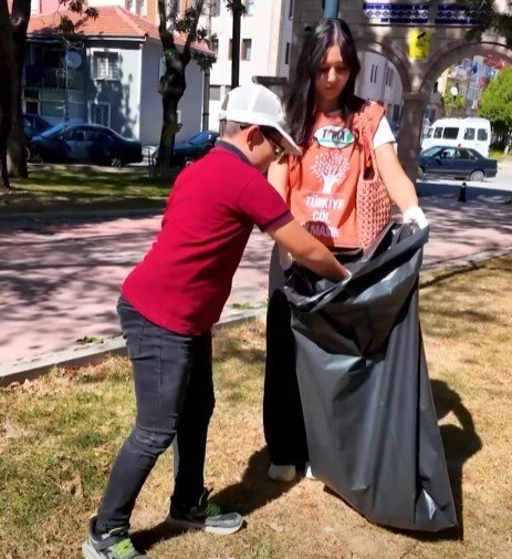 Çöp Toplama Etkinliği Düzenlendi
