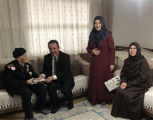 muftu-dilekten-anlamli-ziyaret3.jpg