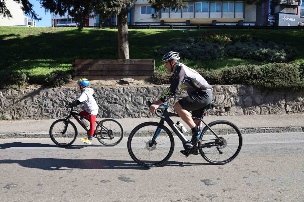 Pedallar İyilik İçin Döndü