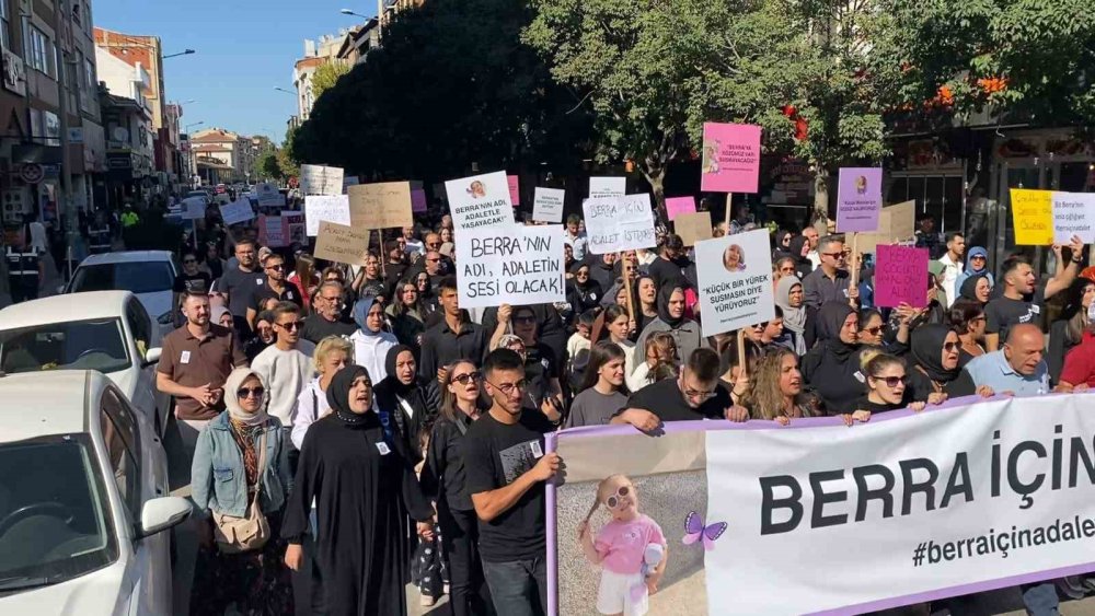 Kreşteki Havuzda Boğulan Berra İçin Yürüyüş Düzenlendi