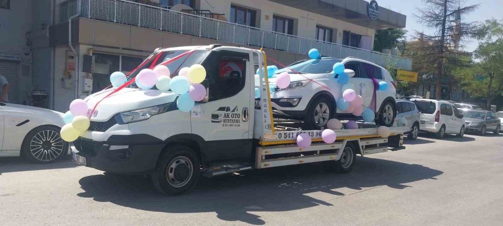 Çalışır Durumdaki Sünnet Aracını Farklılık Olsun Diye Çekici İle Taşıdılar