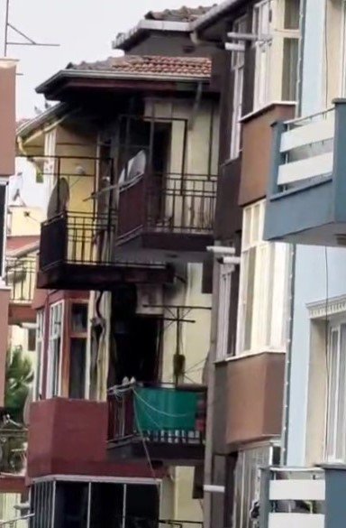 Kurtulmak İçin Çıktıkları Balkon Sonları Oldu