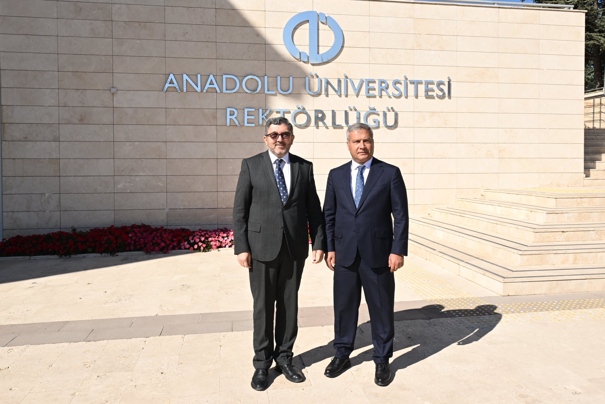 rektor-kaplancikliya-bilim-odulu1.jpg