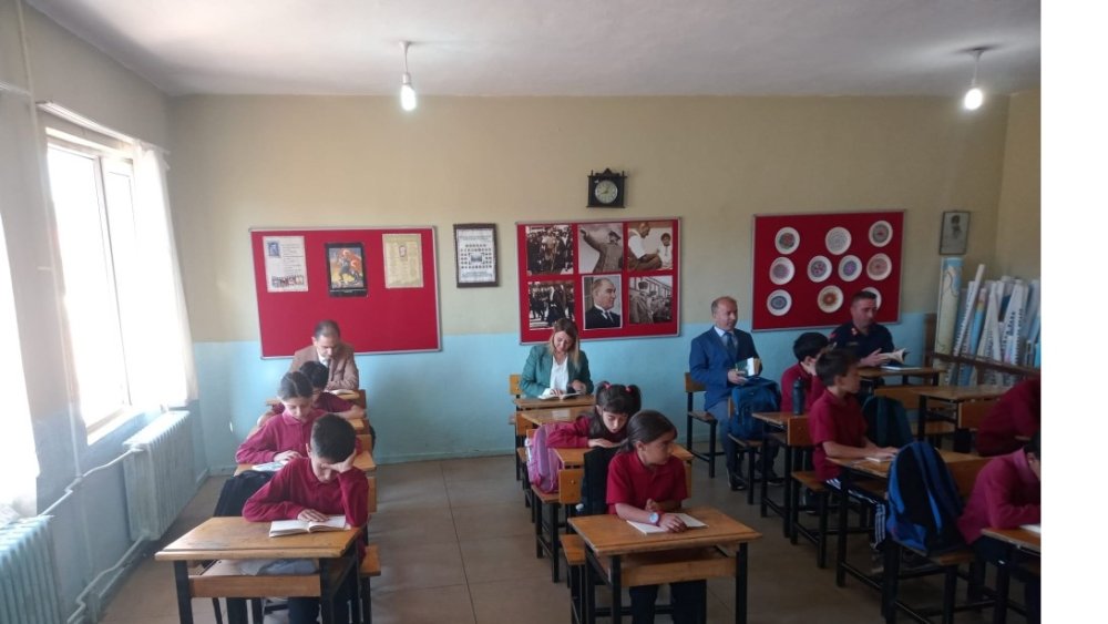 Kınık Köyü’nde Kitap Okuma Ve Sohbet Etkinliği Düzenlendi