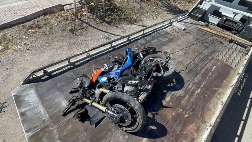 Motosiklet Sürücüsü Ağır Yaralandı