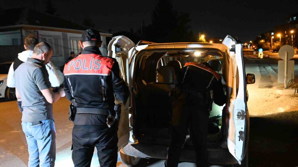 51 Polis İle Yapılan Denetimde 395 Şahıs Ve 157 Araç Sorgulandı