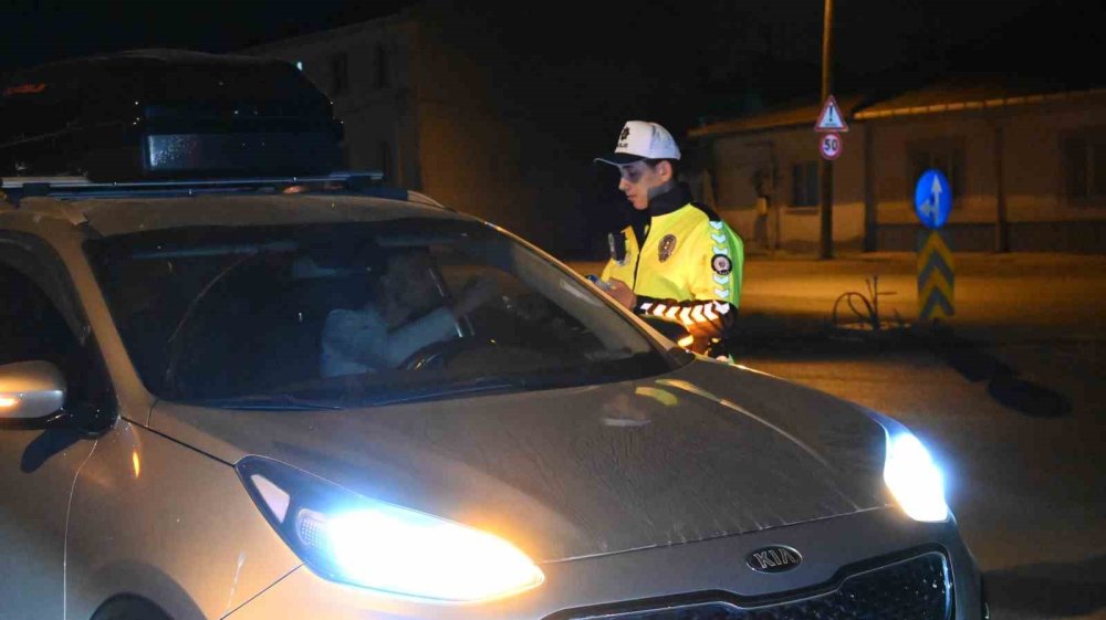51 Polis İle Yapılan Denetimde 395 Şahıs Ve 157 Araç Sorgulandı