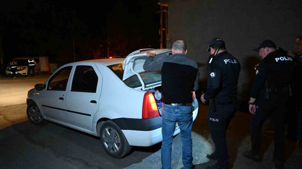 51 Polis İle Yapılan Denetimde 395 Şahıs Ve 157 Araç Sorgulandı