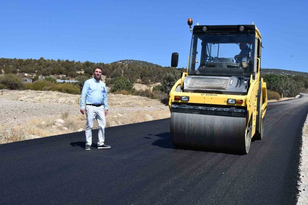 7 Kilometrelik Sıcak Asfalt: O Mahalle Tozdan Kurtuldu