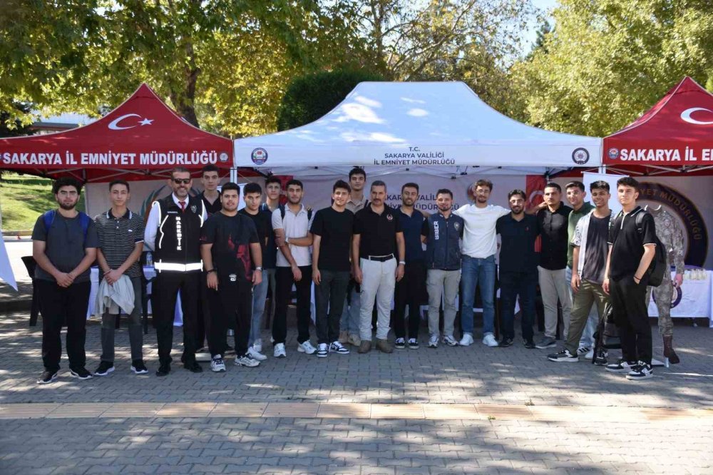Emniyet 5 Bin Üniversite Öğrencisine Güvenlik Bilinci Aşıladı