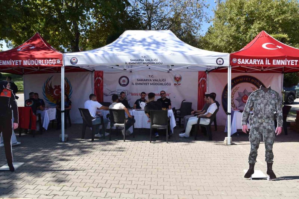 Emniyet 5 Bin Üniversite Öğrencisine Güvenlik Bilinci Aşıladı