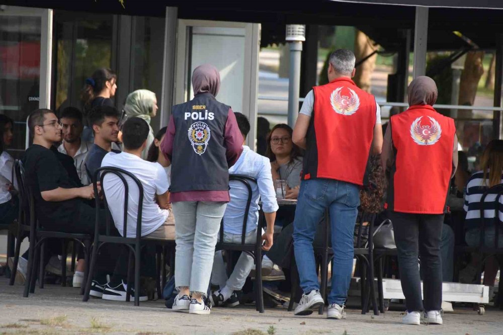 Emniyet 5 Bin Üniversite Öğrencisine Güvenlik Bilinci Aşıladı