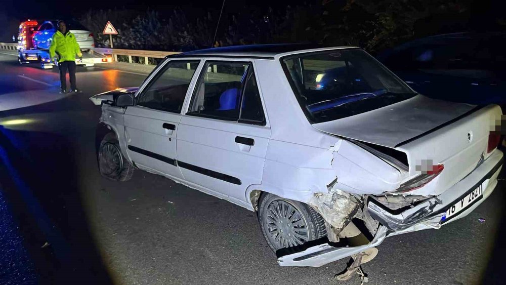 Bariyere Çarpan Sürücü Yaralandı