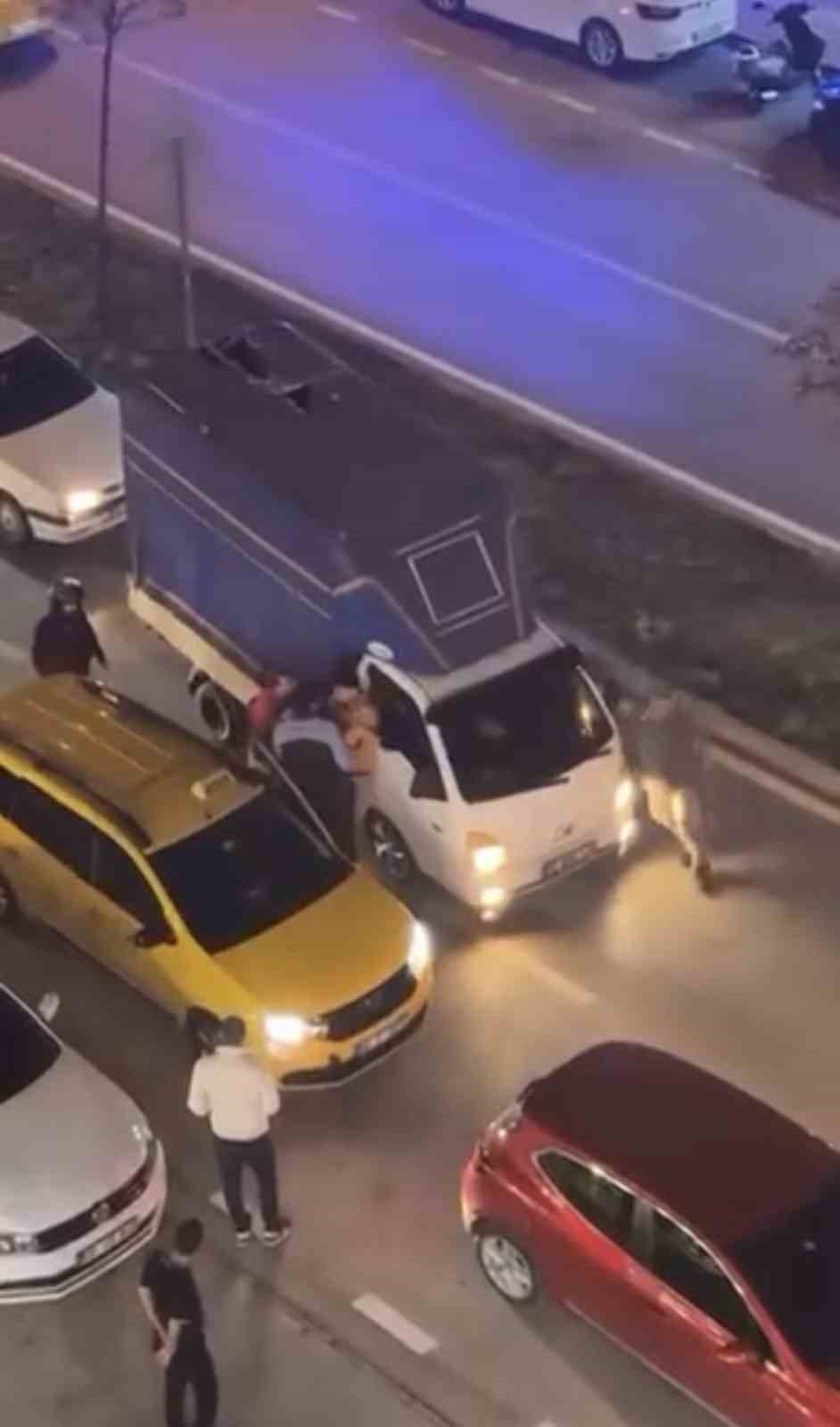 İki Sürücü Kavgaya Tutuştu