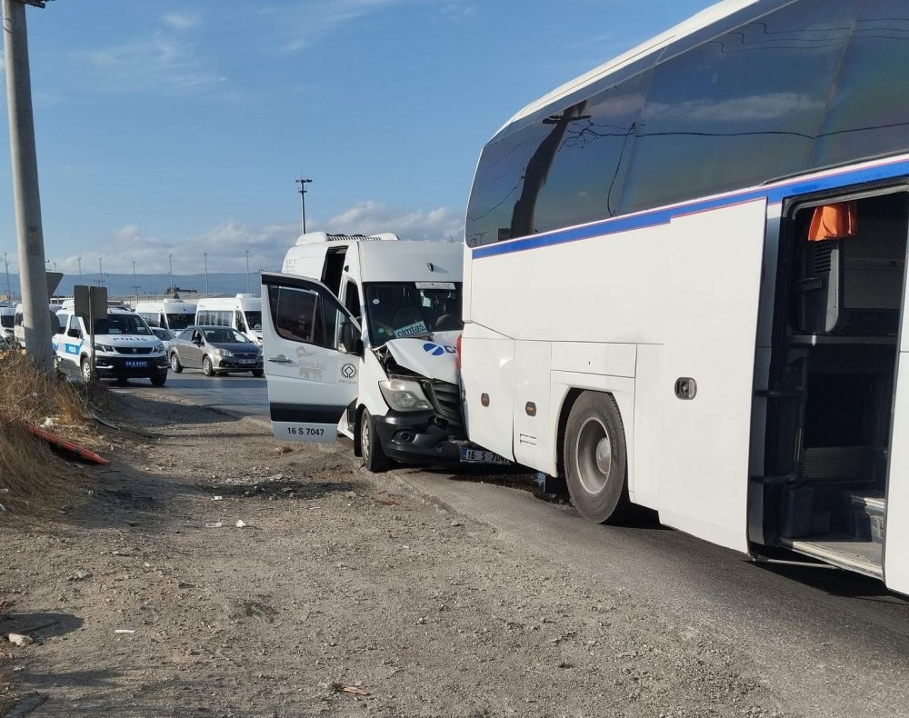 Zincirleme Kaza: 9 İşçi Yaralandı