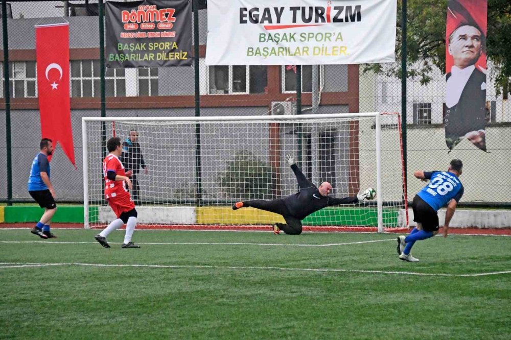 Geleneksel Halı Saha Turnuvası Başladı