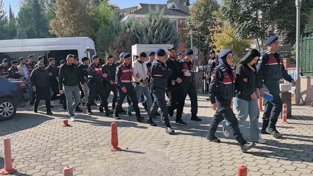 Bir Kişinin Ölümüne 2 Kişinin Yaralanmasına Neden Olayda 10 Kişi Adliyeye Sevk Edildi