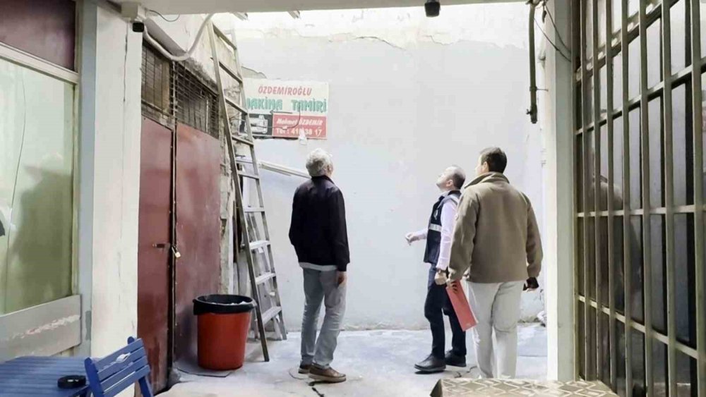 Çatırdama Sesleri Paniğe Sebep Oldu: 2 Katlı Bina Tahliye Edildi