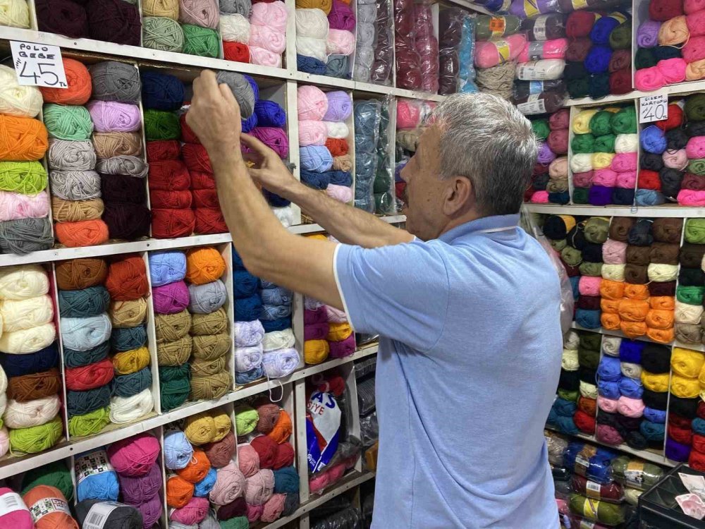Kıyafet Ören Vatandaş Sayısı Azaldı, Müşterilerin Yüzde 80’i Artık Hobi İçin İp Alıyor