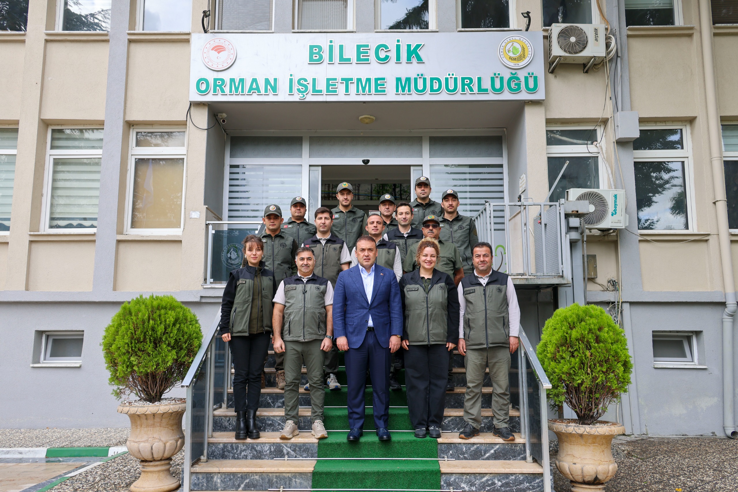 vali-sozer-calismalar-hakkinda-bilgi-aldi.jpg