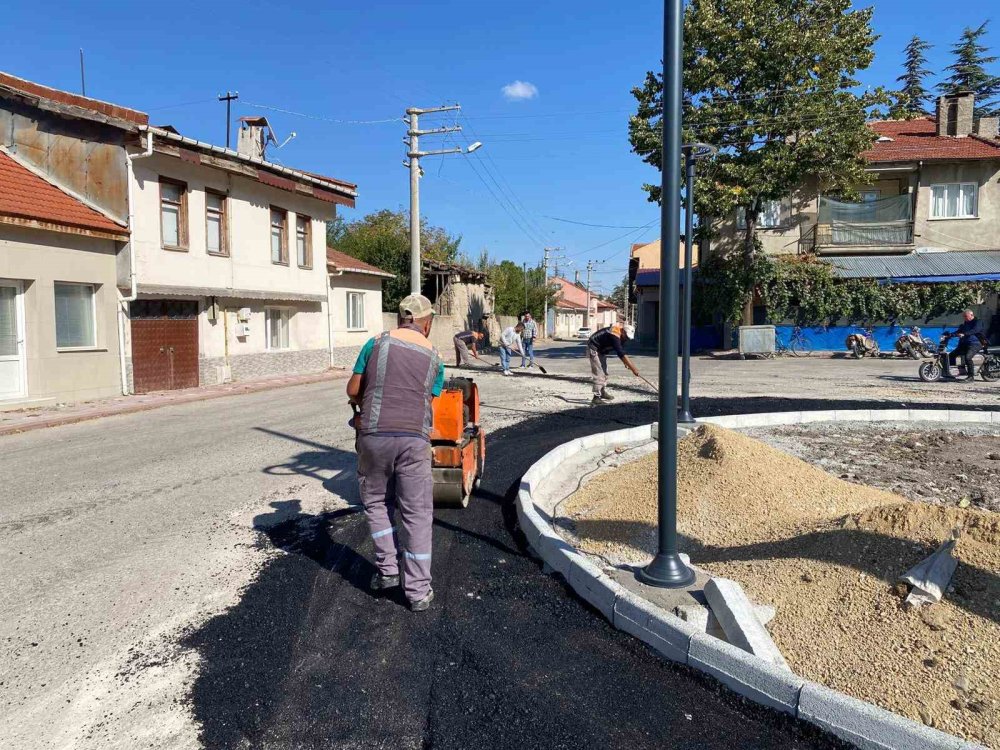 Asfalt Onarım Çalışmaları Devam Ediyor
