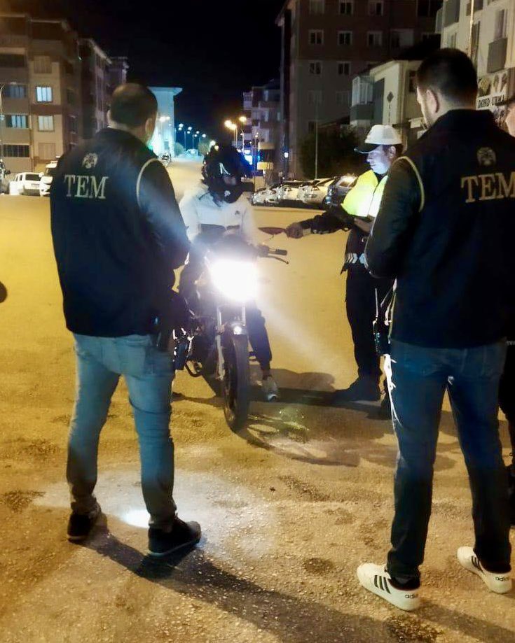 bilecik-emniyeti-siki-denetimde4.jpg