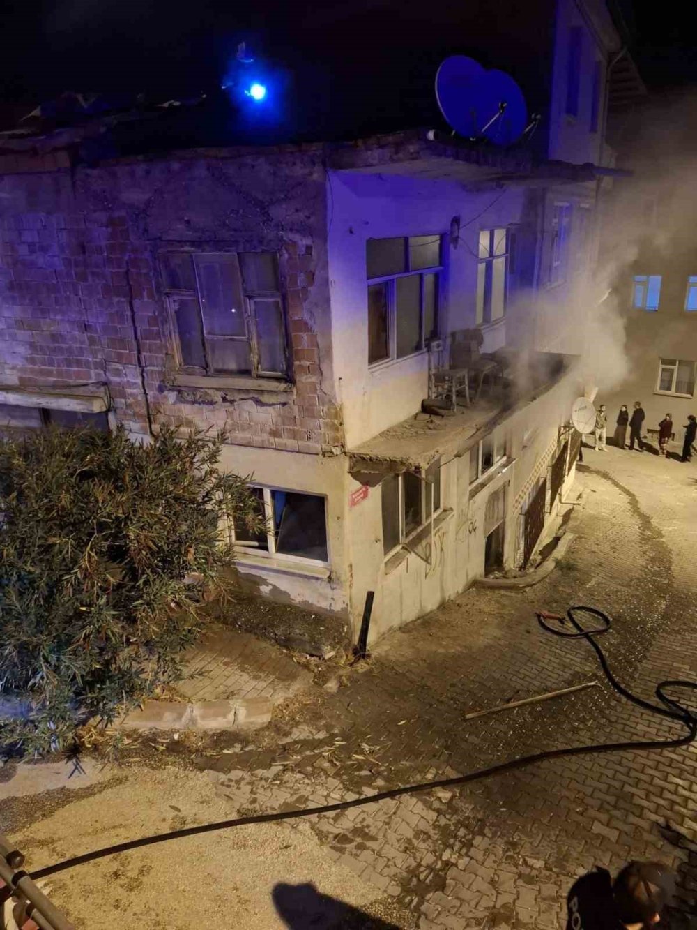 İki Katlı Evde Yangın!