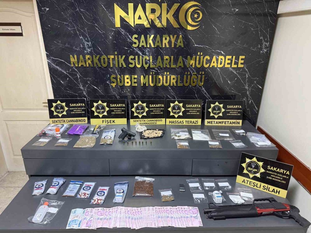 Sokak Satıcılarına Büyük Darbe: 12 Şahıs Tutuklandı