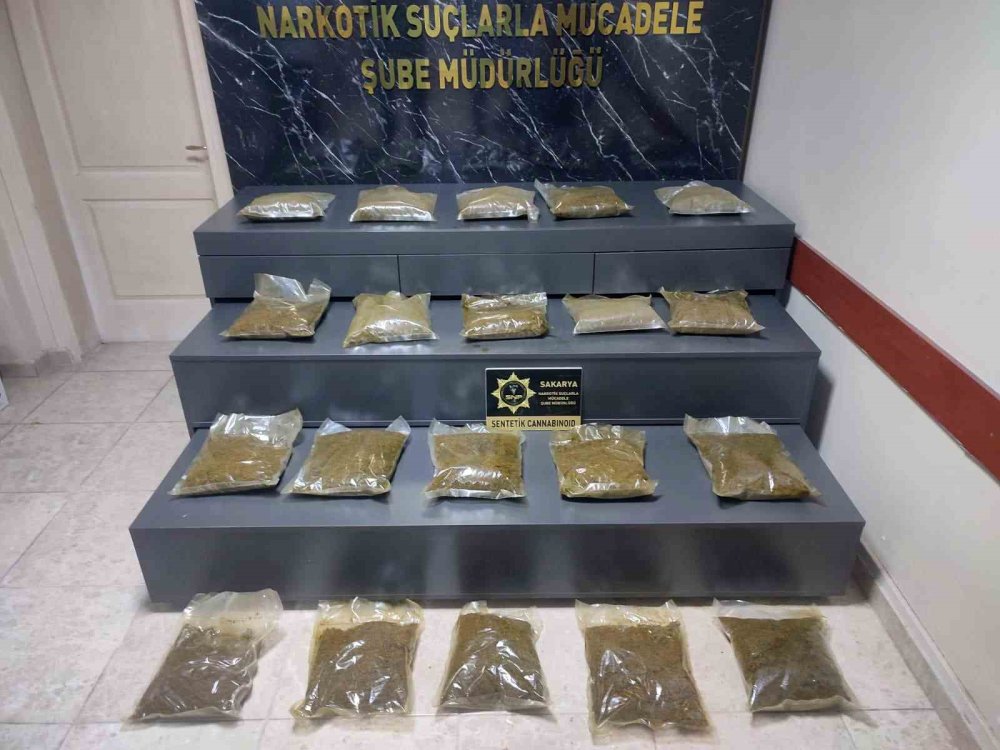 Sokak Satıcılarına Büyük Darbe: 12 Şahıs Tutuklandı