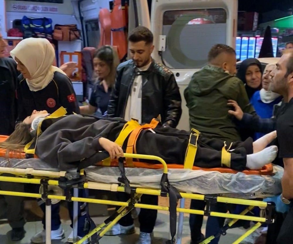 3’üncü Kattan Düşen Genç Yaralandı