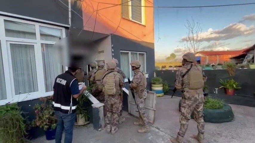 Özel Harekat Destekli Silah Ve Sahte Alkol Operasyonunda 2 Tutuklama