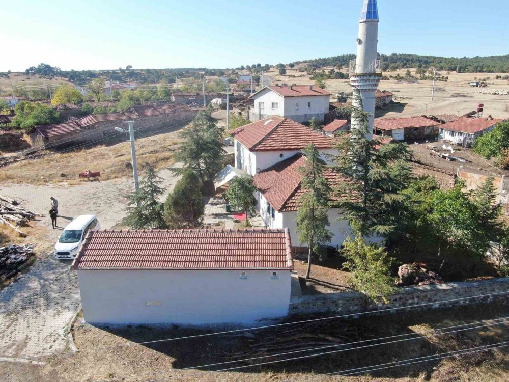 Şadırvan Ve Cami Tuvaletleri Yenilendi