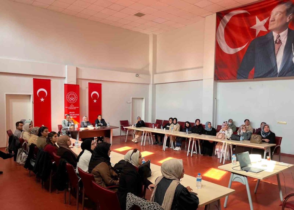 Çocuk Bakım Elemanlarına ‘Yerinde Eğitim’ Programı Düzenlendi