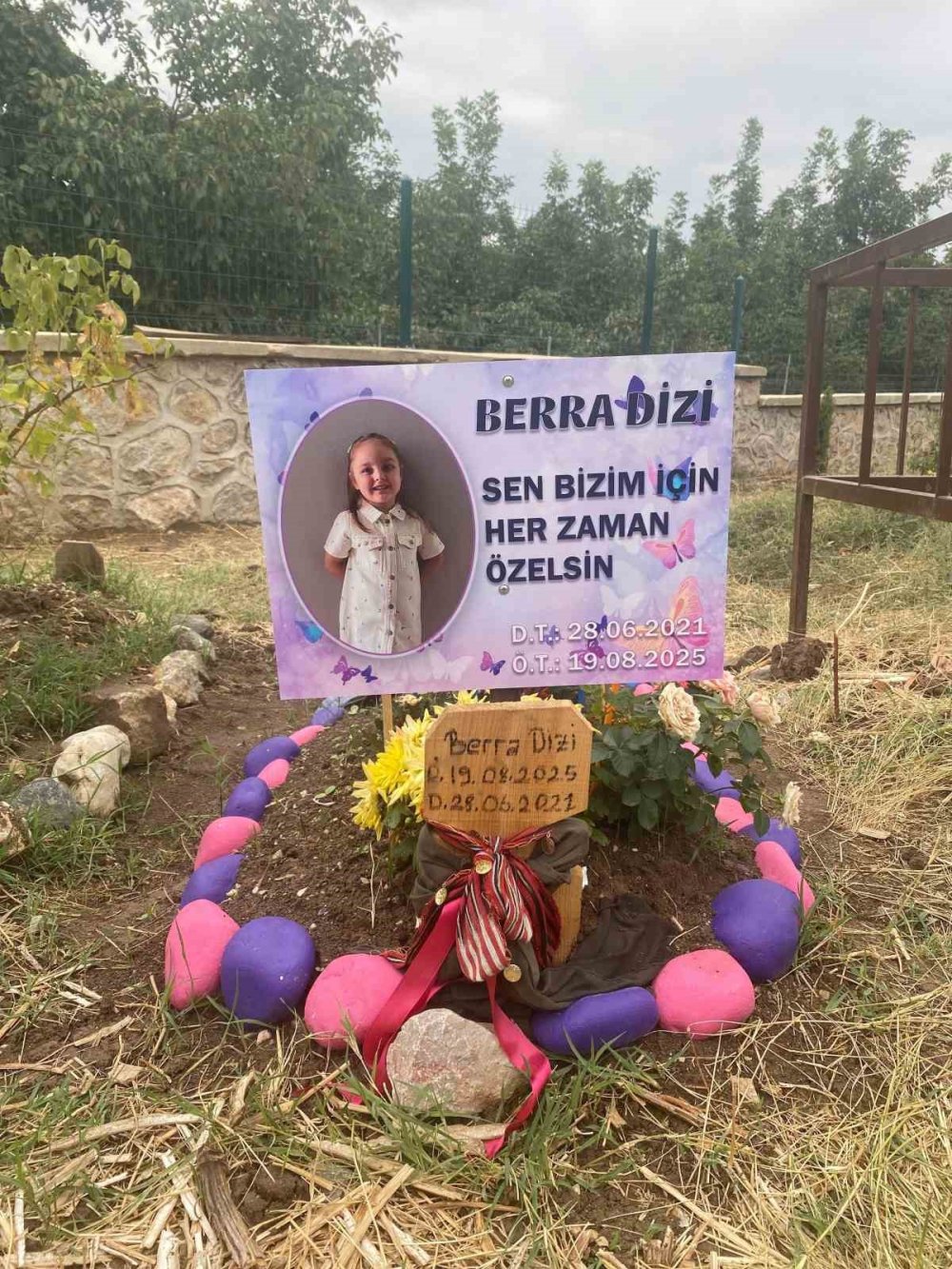 Hayatta Olmayan Berra’yı Mebbıs’e Kayıt Edip Okula Geldi Gibi Göstermişler