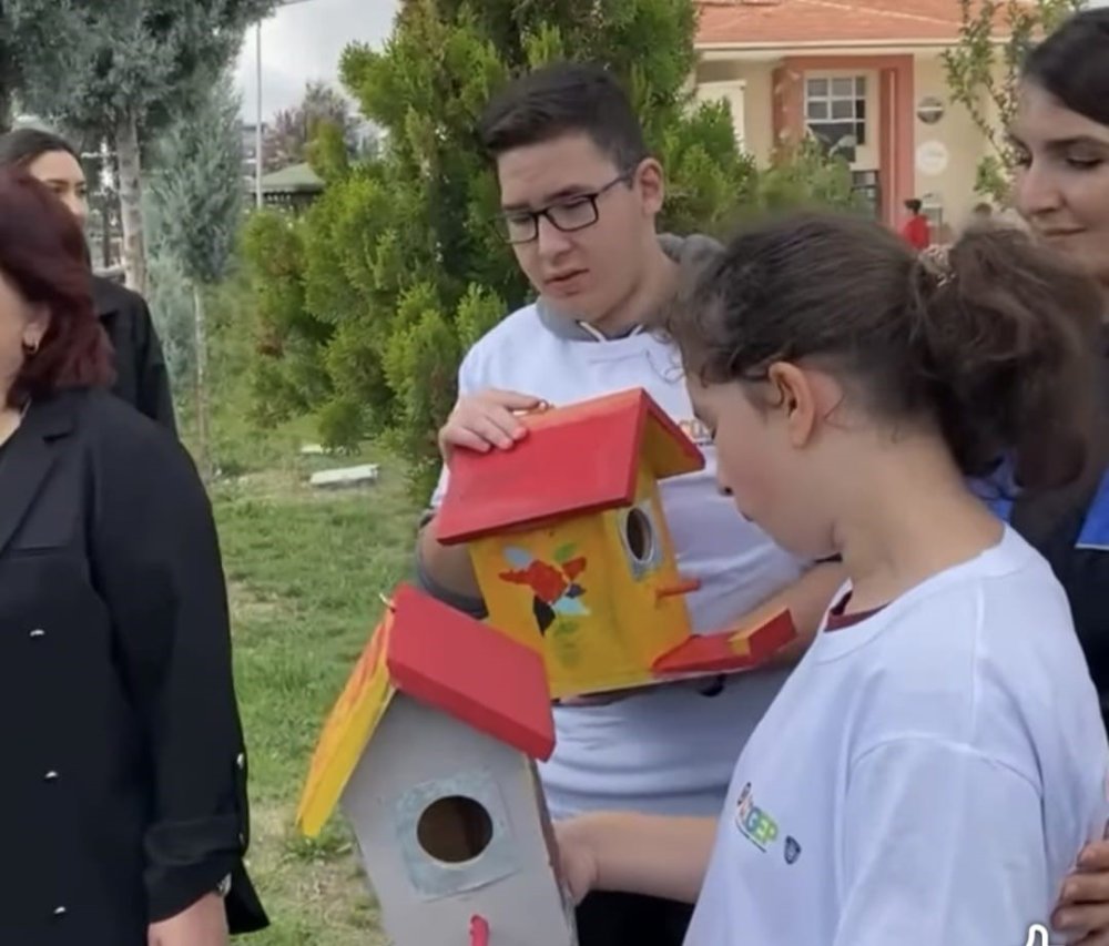 Özel Öğrencilere Yönelik Ahşap Kuş Evleri Boyama Etkinliği