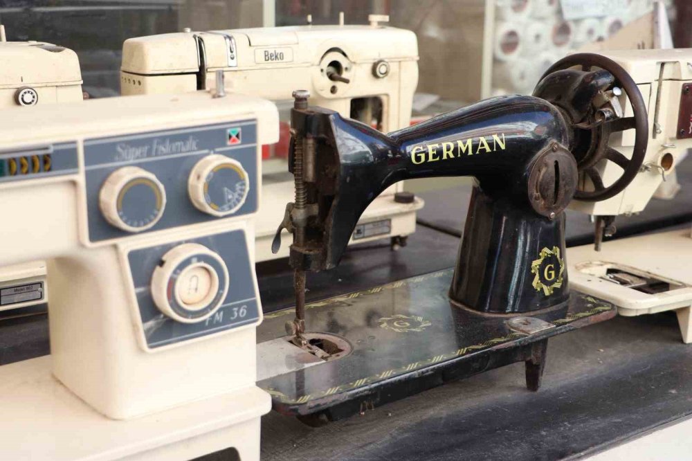 100 Yıllık Dikiş Makinesini Bile Konuşturabiliyor