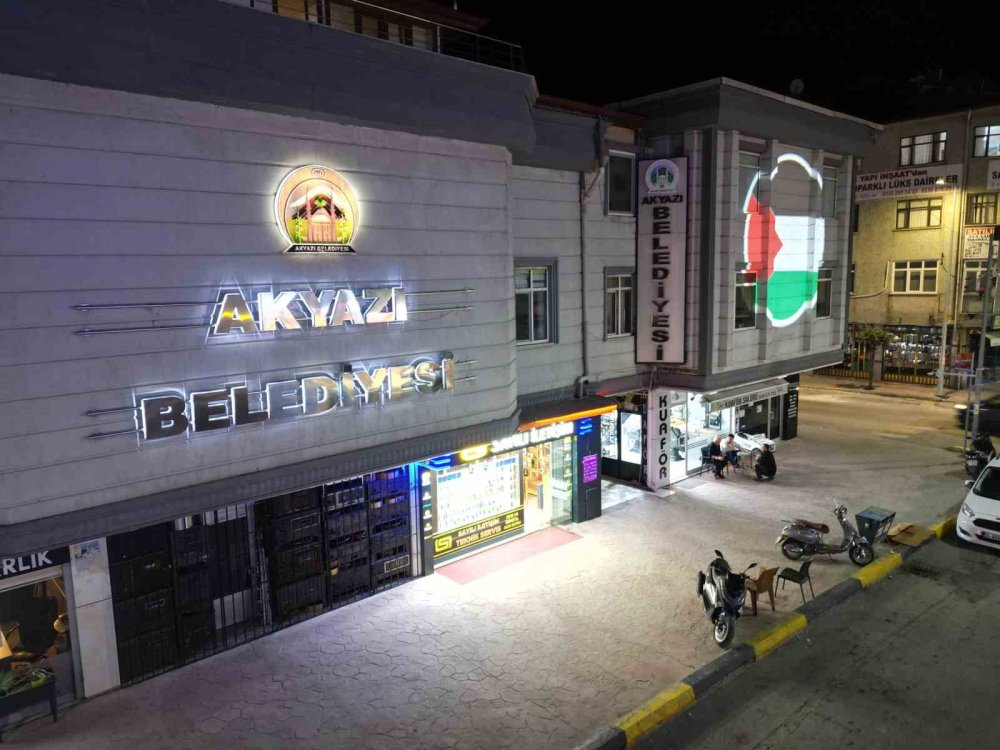 Filistin İçin Birlik Mesajı: Belediye Ve Araçları Bayraklarla Donatıldı