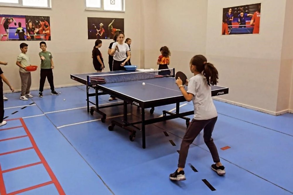 Spor Okulları’nda Masa Tenisi Çalışmaları Devam Ediyor