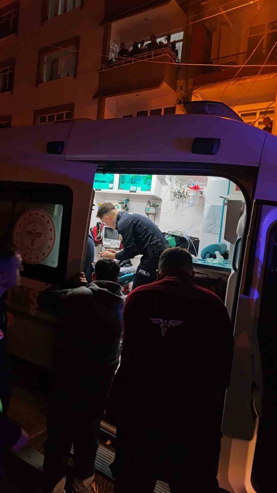 16 Yaşındaki Çocuklar Arasında Bıçaklı Kavga: Biri Yoğun Bakımda, Biri Cezaevinde