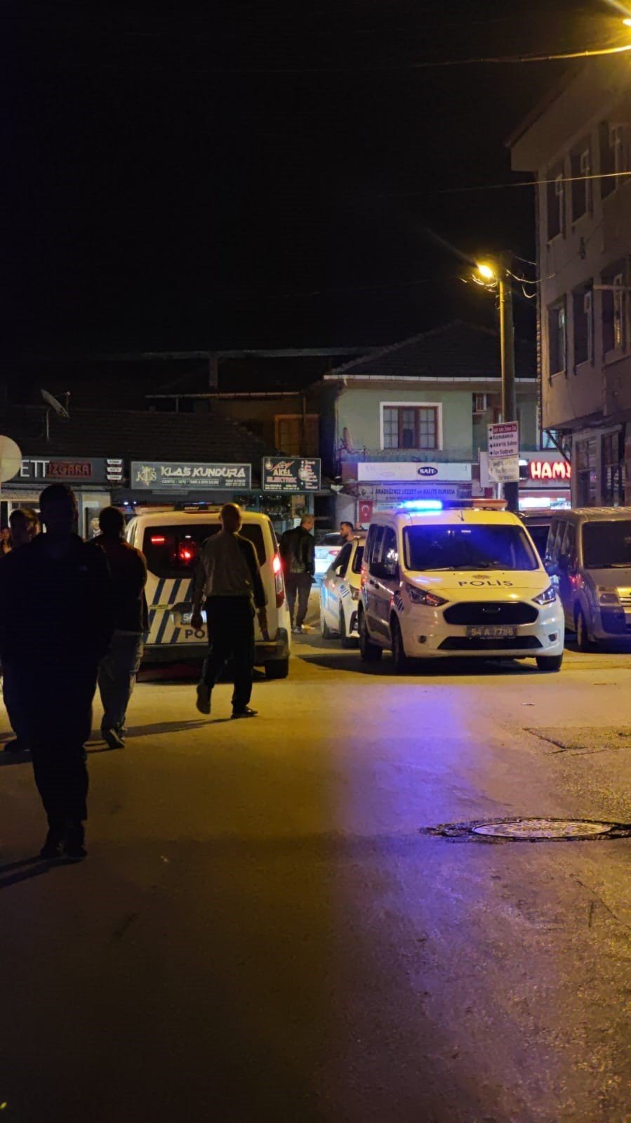 16 Yaşındaki Çocuklar Arasında Bıçaklı Kavga: Biri Yoğun Bakımda, Biri Cezaevinde