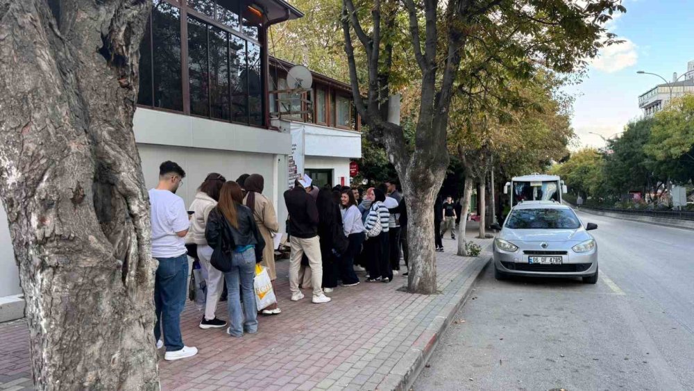 Bilecik'te Bilkart kuyruğu