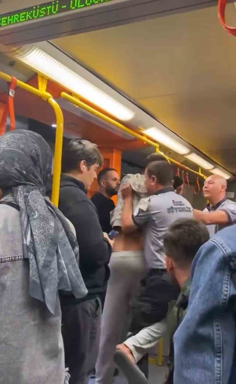 Yaka Paça Kavga Çıktı, Güvenlik Araya Zor Girdi