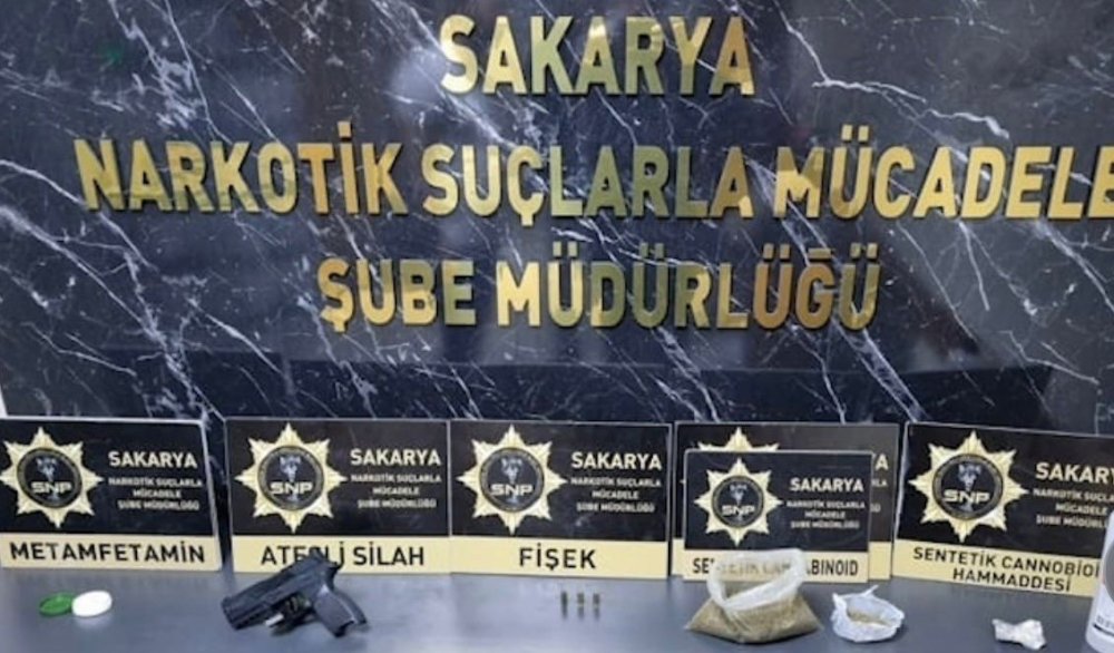 Firari Hükümlü, Uyuşturucu Ve Silahla Yakalandı