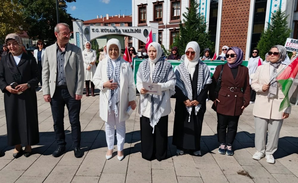 İl Kadın Kolları Başkanlığı’ndan Gazze İçin Sessiz Çığlık Zinciri